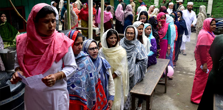 India markets fall as victory margin for Modi unclear in early trends