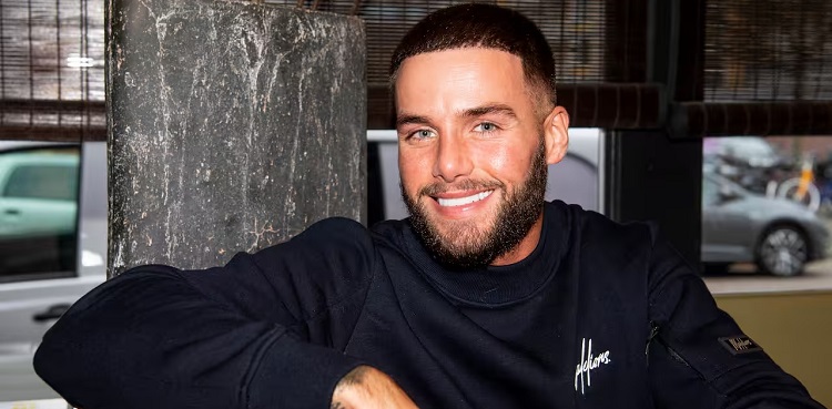 Dutch actor Donny Roelvink embraces Islam