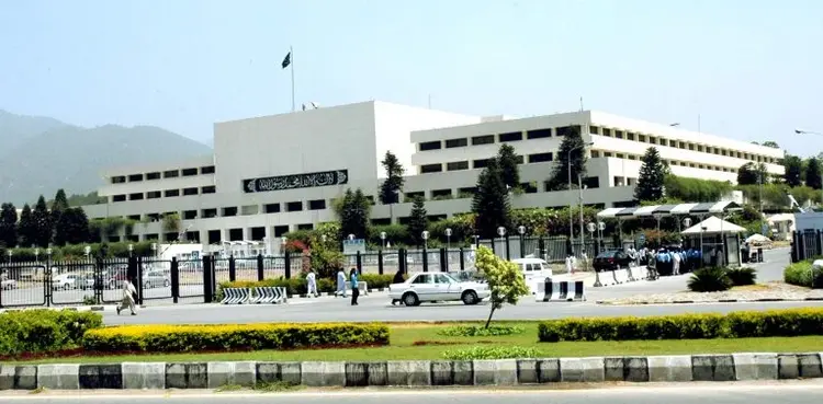 Govt 'claims 2/3 majority' for constitutional amendments