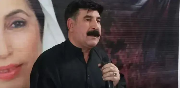 PPP candidate Akhunzada Chattan escapes blast in Bajaur