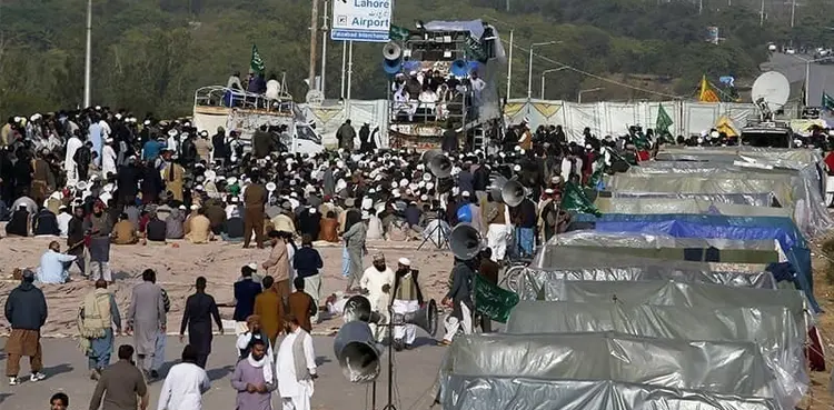 CJP expresses resentment on Faizabad sit-in report