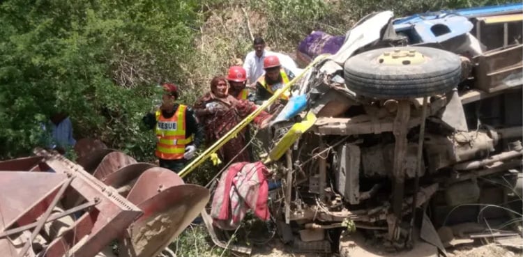 Children among 13 dead as minitruck plunges into ravine in Khushab