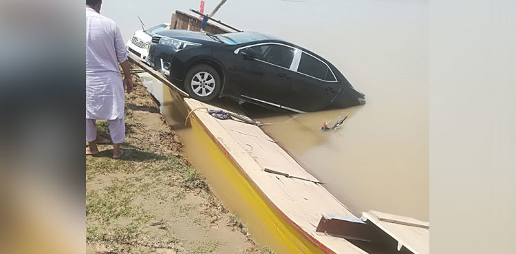 Six killed as boat capsizes in Jhelum River
