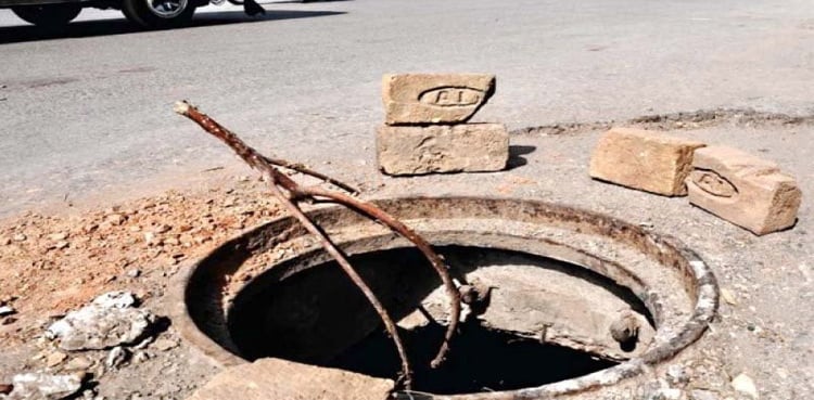 Three sanitary workers die while cleaning manhole in Sargodha