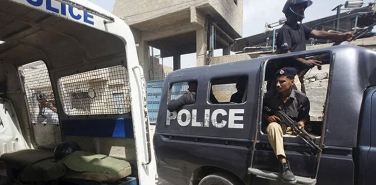 Scrap dealers attack police station in Karachi