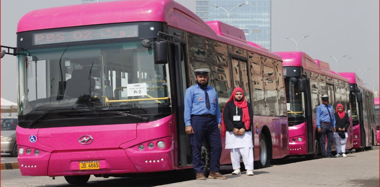 Islamabad admin diverts school buses for Pink bus project