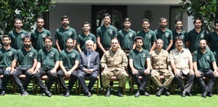 COAS Asim Munir meets Pakistan hockey team