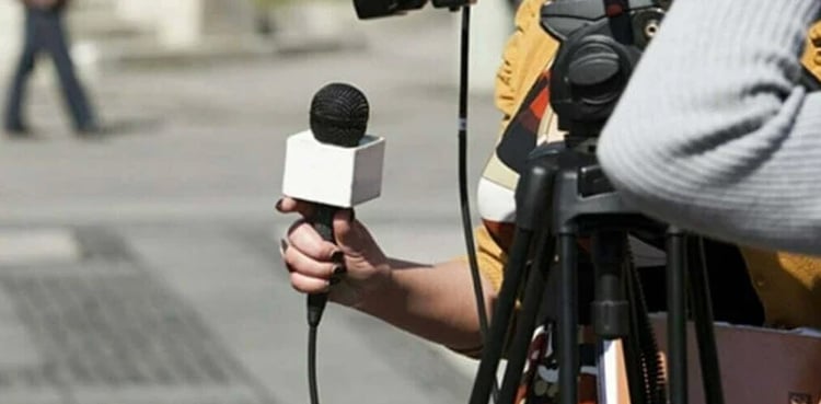 Female journalist 'beaten up' by cheating mafia