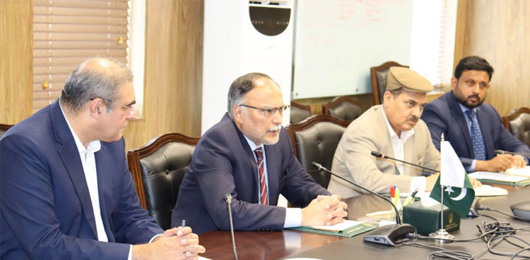 Pakistan, China deepen collaboration on CPEC Phase II