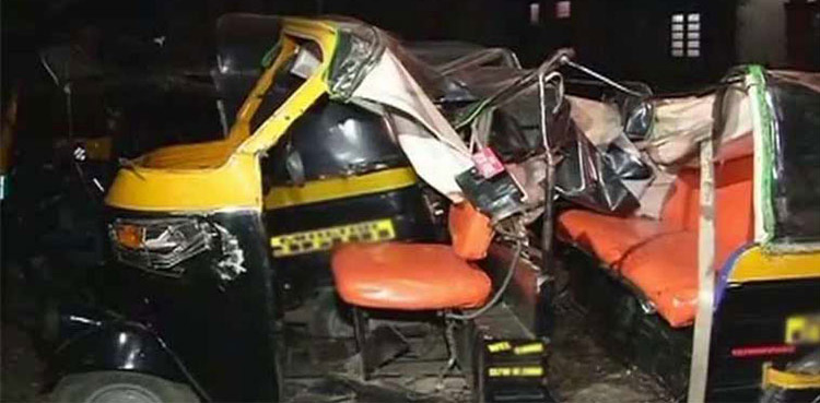 Women among five killed in Faisalabad rickshaw-car collision