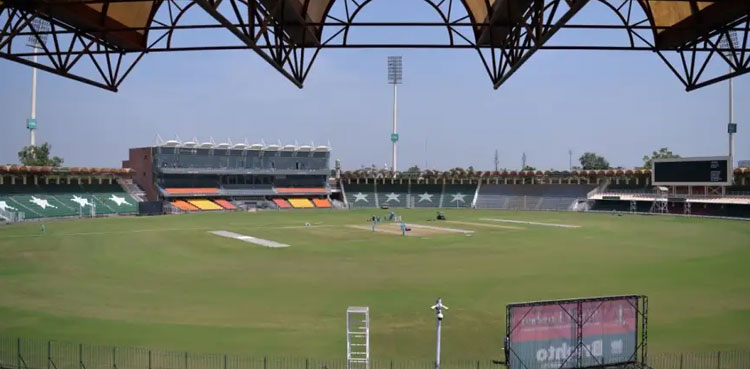 PCB chairman reviews Gaddafi stadium's upgradation