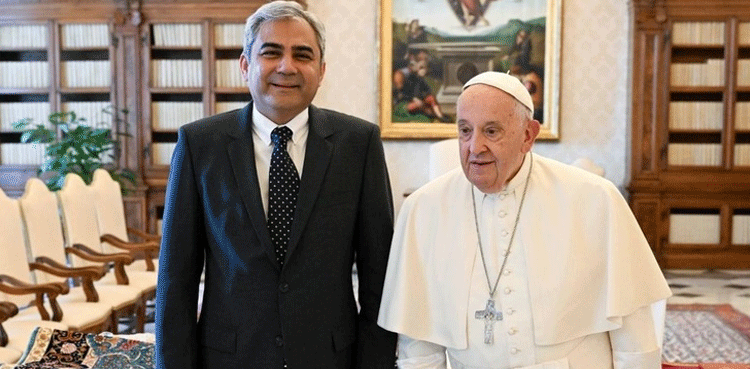 Mohsin Naqvi meets Pope Francis at Vatican City