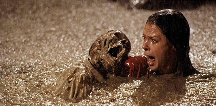 Why Poltergeist (1982) is a Must-Watch for Horror Movie Buffs