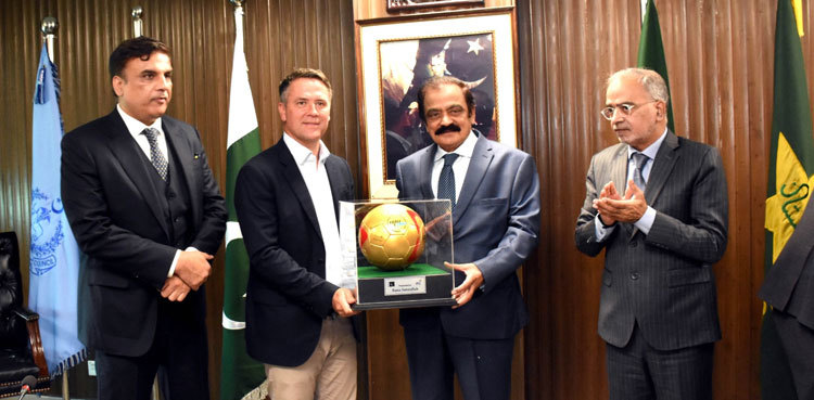 Rana Sanaullah extends full support to Pakistan Football League