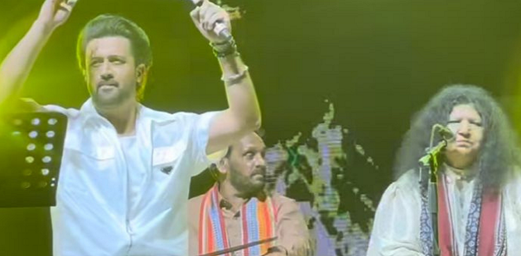 'Two living legends in a frame': Internet reacts to Atif Aslam, Abida Parveen's soulful live performance