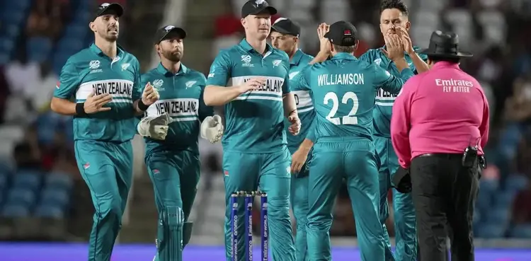 Mitchell McClenaghan questions absence of Munro in NZ T20 team