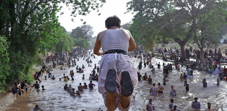 Govt bans swimming, bathing in rivers, canals