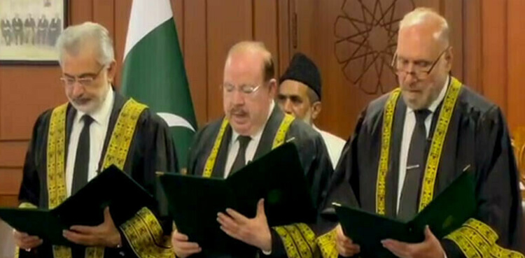 Justice Tariq Masood, Justice Mazhar Alam take oath as ad hoc judges