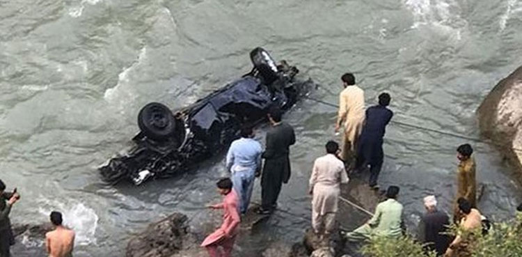 Four dead, 10 injured as vehicle plunges into ravine in Chitral