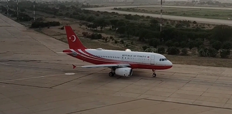 Plane carrying Turkish FM makes emergency landing at Karachi airport