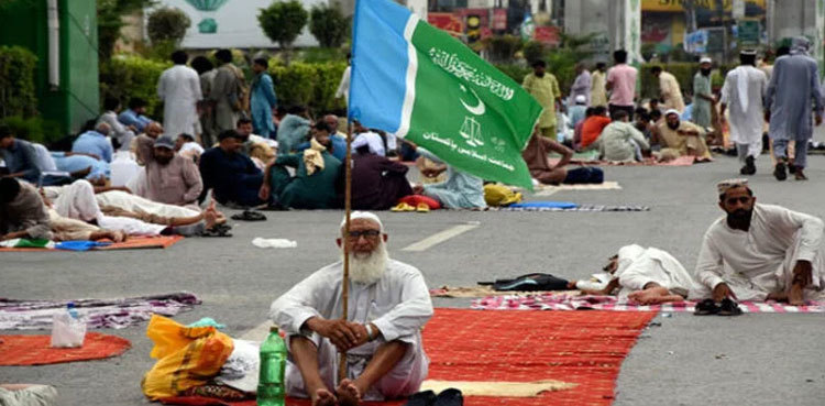 Karachi: JI holds sit-in outside governor house
