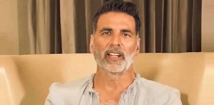 Akshay Kumar claps back at trolls