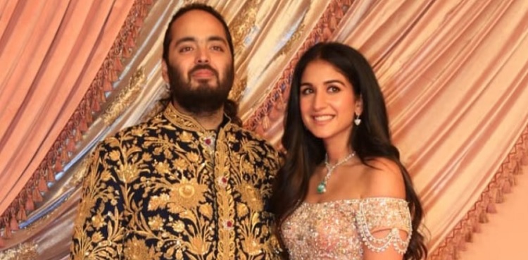 Ambani's family performance to Ranbir Alia's 'thumka': Viral videos from Anant-Radhika's sangeet