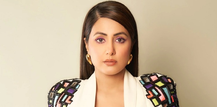Hina Khan shares picture with her 'strength' amidst cancer battle
