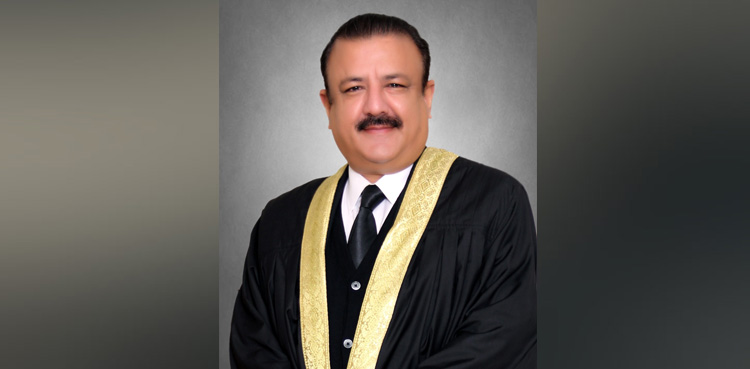 Justice Tariq Jahangiri contempt campaign: PTA, PEMRA, three journalists served notices