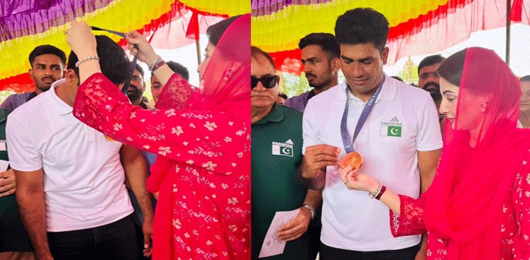 CM Maryam Nawaz presents Rs100mln cheque, car to gold medalist Arshad Nadeem