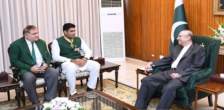 President Zardari announces Rs 100 million reward to Olympian Arshad Nadeem