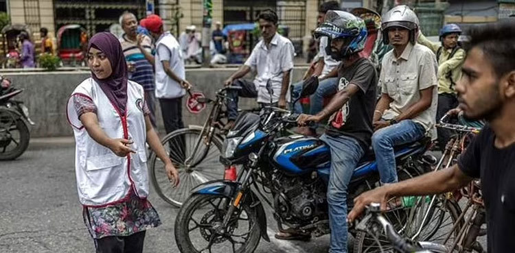 Police back on Bangladesh capital's streets as strike ends