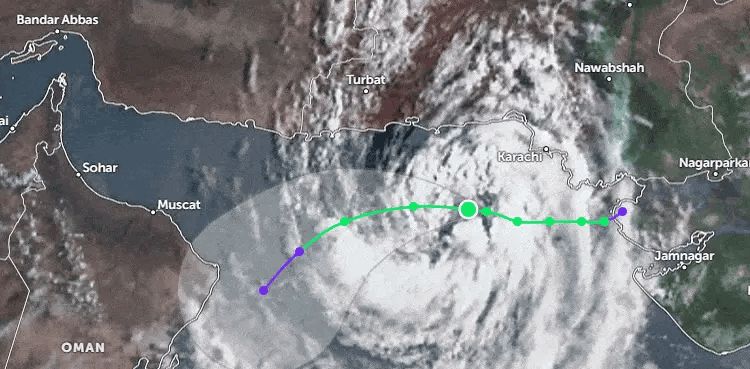 Cyclonic Storm ASNA moves away of Karachi, at 230km distance
