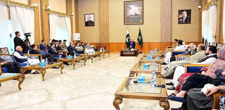 PM Shehbaz meets Balochistan political leaders to discuss anti-terrorism strategy