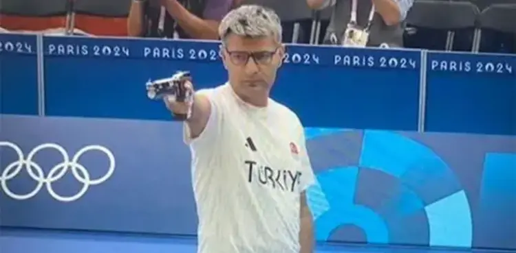 Yusuf Dikec: Turkish Olympic shooter aims to trademark viral stance
