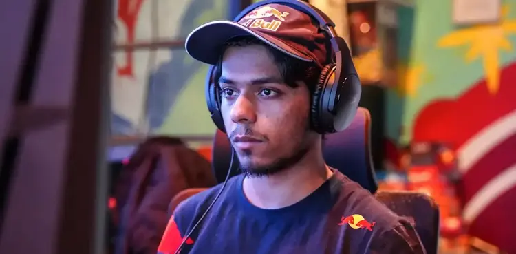 Arslan Ash reacts after shocking exit from Esports World Cup