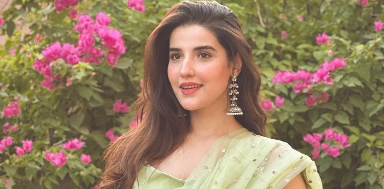 I feel I have royal blood in me: Hareem Farooq