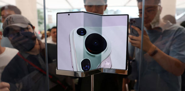 Huawei steals spotlight from Apple with triple-folding phone