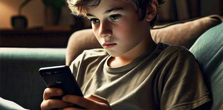 Senators debate social media ban for under-18s