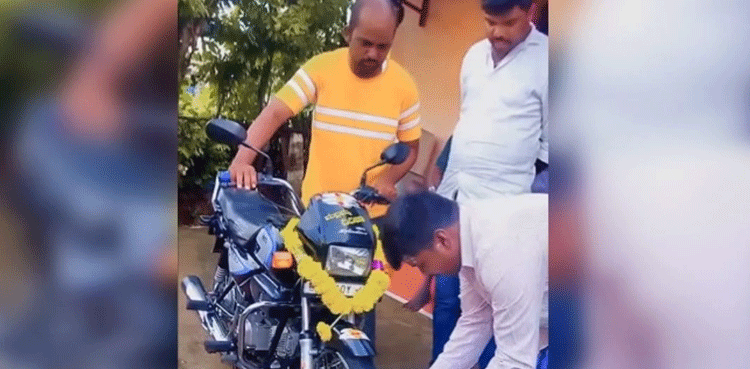 Viral video: Man celebrates birthday of his motorcycle
