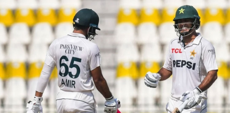 England dismiss Pakistan for 366 in second Test