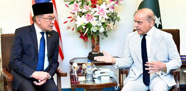 Pakistan, Malaysia PMs reaffirm commitment to strengthen partnership