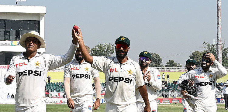 Memes flow in after Pakistan defeat England in Test series