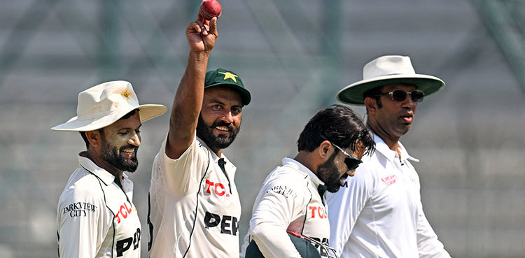 PAK vs ENG: Sajid Khan takes seven as Pakistan bundle England for 291