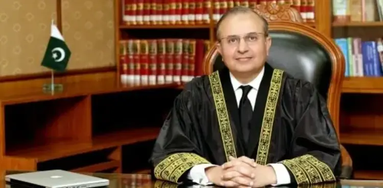 Justice Mansoor wants full court to hear constitutional amendment pleas