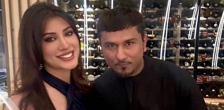 Mehwish Hayat, Yo Yo Honey Singh musical collab finally happening?