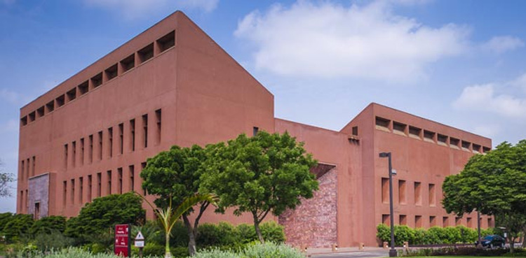 AKUH unveils 3D-Printed PEEK implant procedure