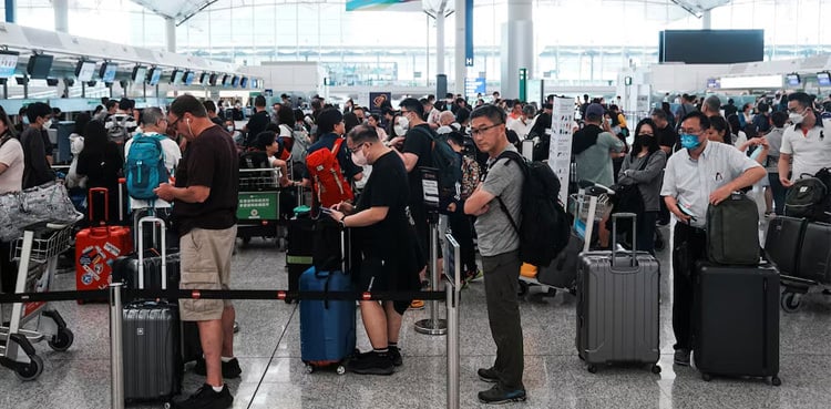 China resumes multiple-entry visas for Shenzhen travellers to Hong Kong