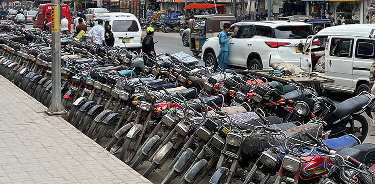 Double parking banned in Karachi