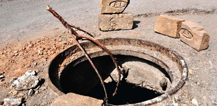 Karachi receives 1,543 complaints about missing manhole covers in 40 days